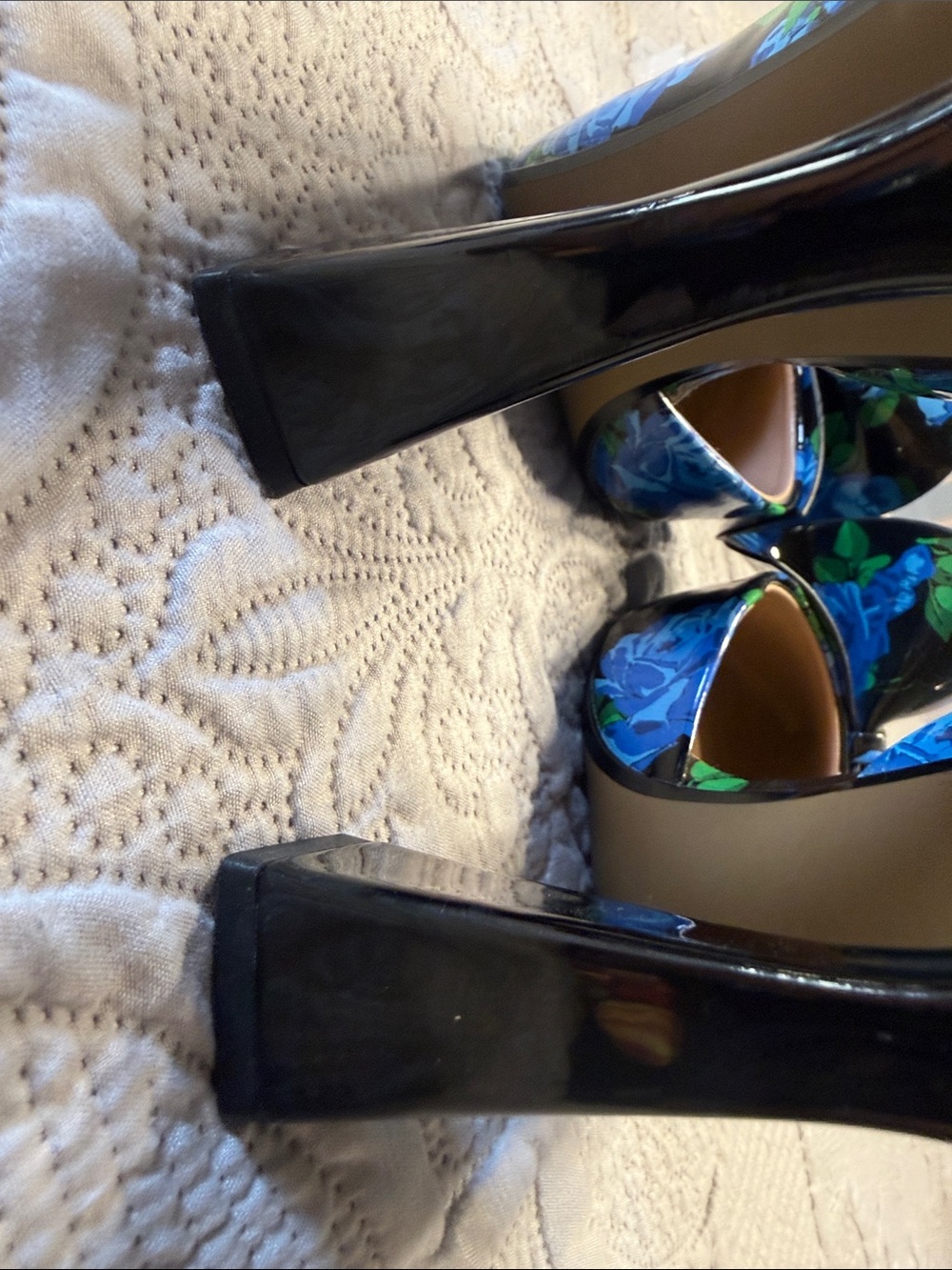 Betsey Johnson Blue Floral Bow D'Orsay Heels EUC - Picture 5 of 6